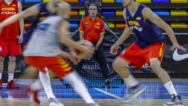 Scariolo, durante un entrenamiento de la pasada concentración de España
