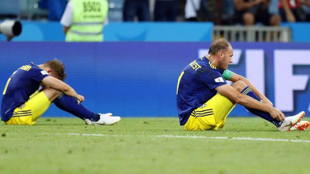 Los jugadores suecos, desolados tras la derrota