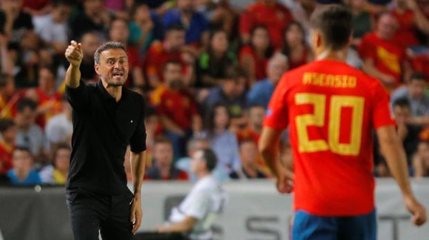 Luis Enrique da indicaciones a Asensio
