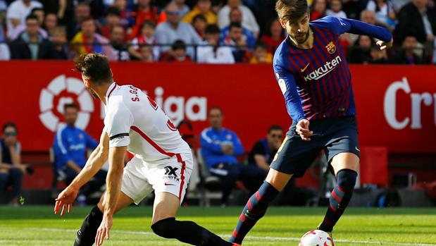 Piqué, ante el Sevilla