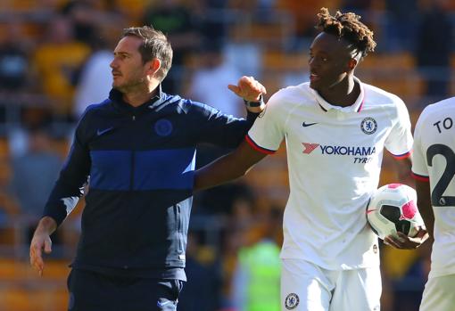 Lampard y Abraham, tras el partido ante los Wolves