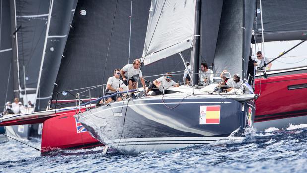 El "Aifos 500" virando Barlovento