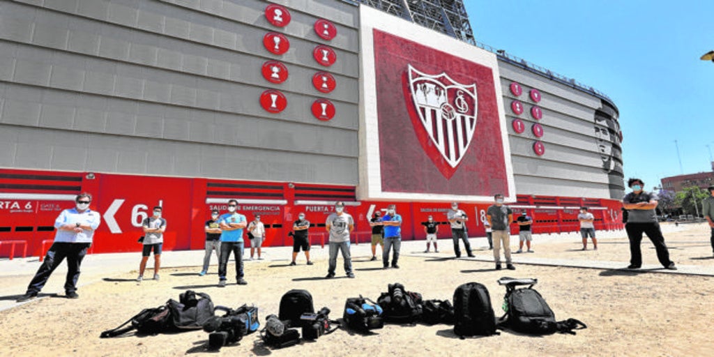 Plante de futbolistas a más de 32 grados