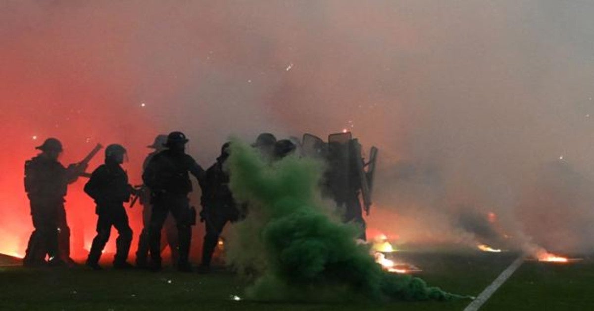 Nuevo estallido de violencia en el fútbol francés tras el 2-1 del Auxerre  contra el Saint-Étienne