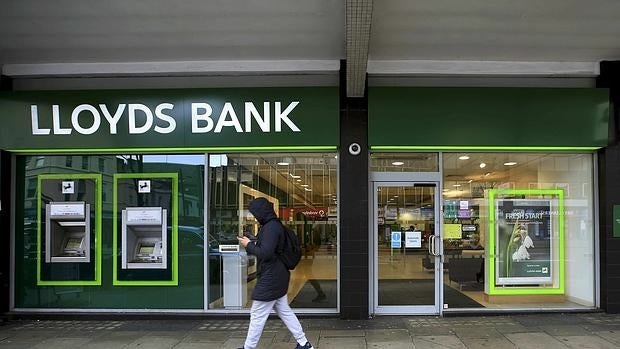 Lloyds se convierte en la primera entidad en posicionarse contra el Brexit