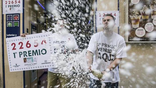 Celebración de unos premiados en 2015 en Roquetas de Mar