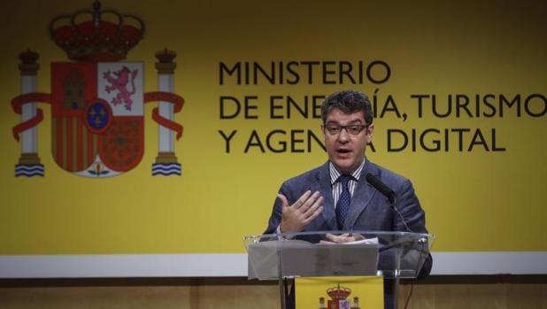 El ministro de Energía, Turismo y Agenda Digital, Álvaro Nadal,