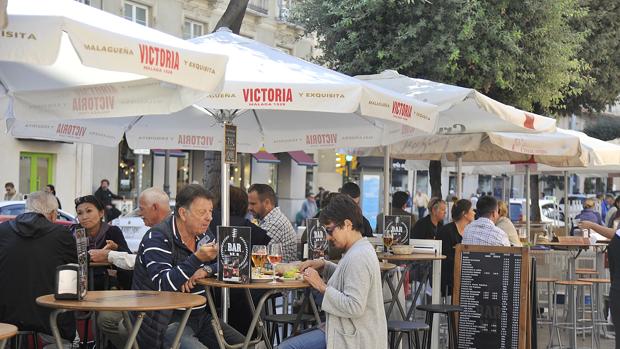 Un bar en Málaga en los alrededores de un mercado de la ciudad