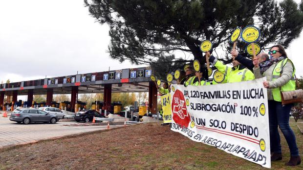 Protesta hace unos días de trabajadores de la concesionaria de la autopista