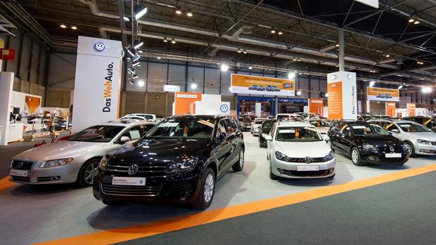 Imagen de coches de Das WeltAuto en exposición
