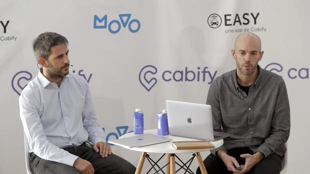 El director general de Cabify, Vicente Pascual (izquierda) y el fundador de Cabify, Juan De Antonio