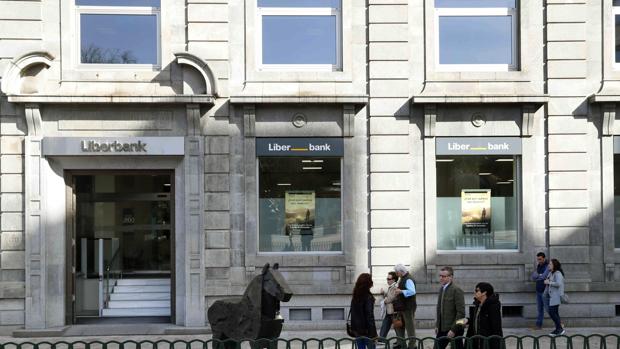 Las negociaciones entre Unicaja y Liberbank no comenzarán hasta mediados de mes