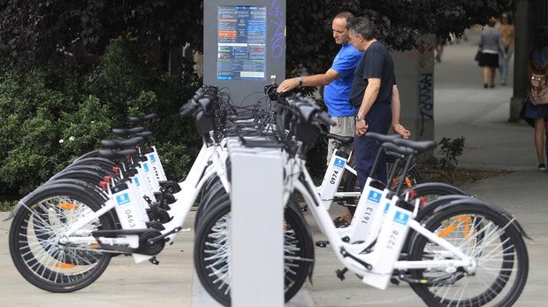 Vista de una de las zonas de alquiler de bicicletas en Madrid