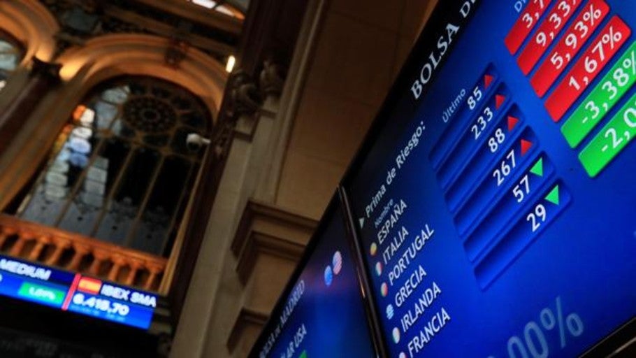 El Ibex pone en riesgo los 8.800 puntos contagiado por la inestabilidad en Italia