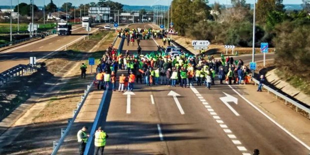 Los agricultores anuncian una movilización frente a la casa de Pablo Iglesias y otras noticias económicas