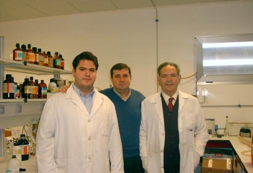 Francisco José Martínez López (centro) con algunos miembros del equipo