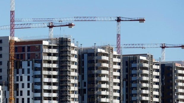 La escalada del Euríbor añade más presión a las familias y encarece las hipotecas hasta 187 euros al año