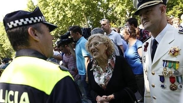 Manuela Carmena, alcaldesa de Madrid, durante la celebración del patrón de la Policía Municipal de Madrid