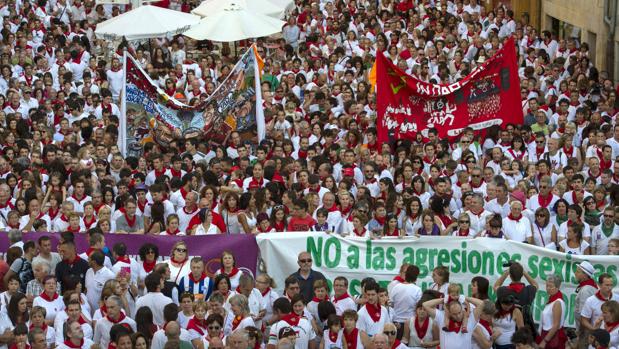 Multitudinaria concentración en contra de la agresión sexual producida