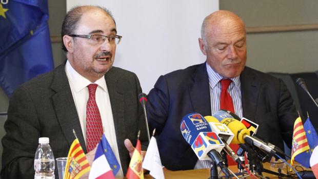 Los presidentes de Aragón y de Aquitania, Javier Lambán y Alain Rousset, se han reunido en Pau (Francia)