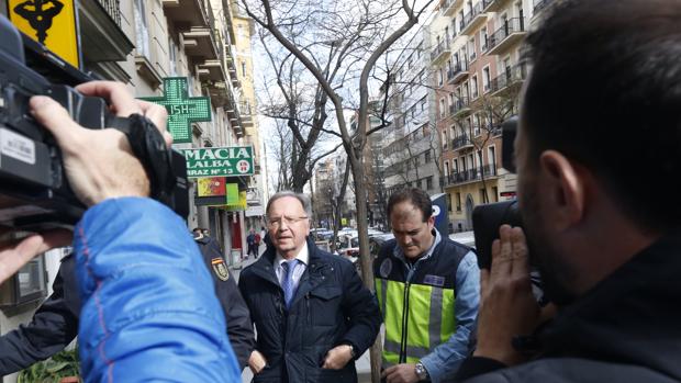 Sede de Manos Limpias en la calle Ferraz con la presencia de Miguel Bernard detenido por la policía