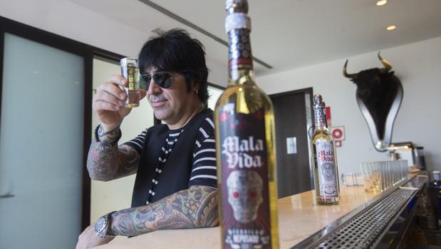 Álex González, batería de Maná, durante la entrevista de ayer