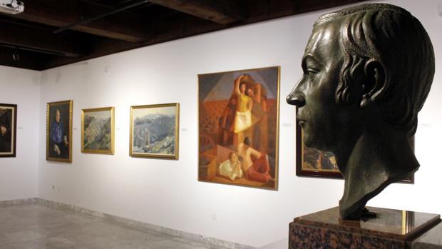 Un busto de Romero Carrión, realizado por Kalato, preside la muestra en San Clemente
