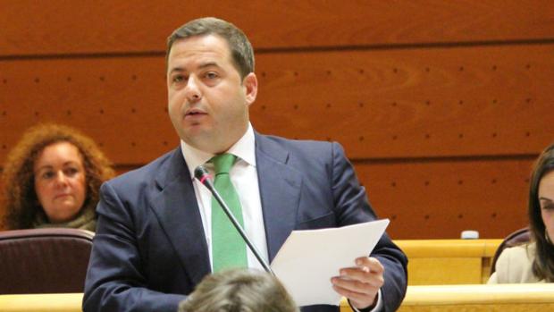 Imagen del senador Agustín Almodóbar en el Senado
