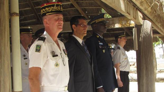Autoridades de Francia, España y Senegal en el acto de cambio de mando