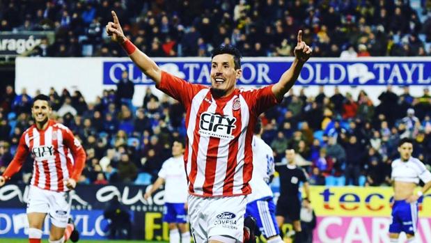 Sandaza celebra un gol este año con el Girona frente al Zaragoza