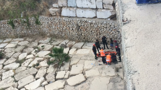 Efectivos de Emergencias en el lugar donde había caído el niño