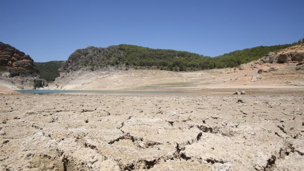Este martes los pantanos de cabecera han amanecido con 305 hectómetros cúbicos, el 12 por ciento de su capacidad y un 45 por ciento menos que hace un año