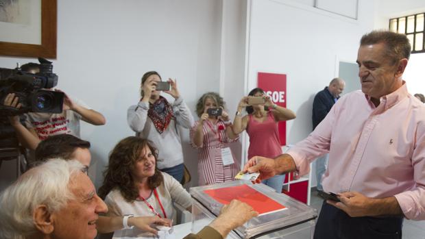 José Manuel Franco, votando este sábado en las primarias del PSOE de Madrid