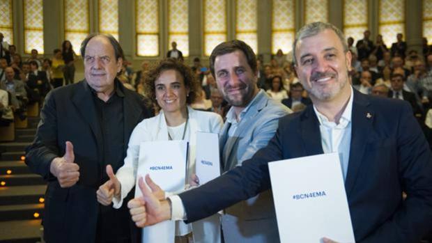 Dolors Montserrat (c) y Collboni (d) en un acto previo de la candidatura