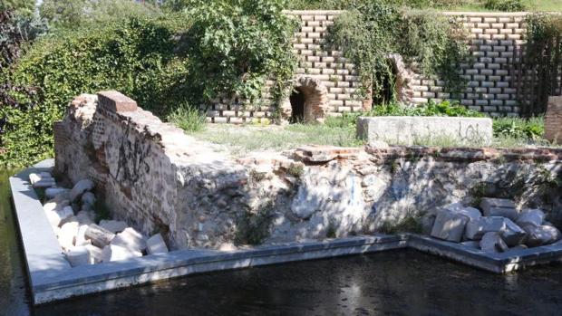 Parque del paseo de Juan XXIII donde se sitúan los accesos al «viaje de agua»