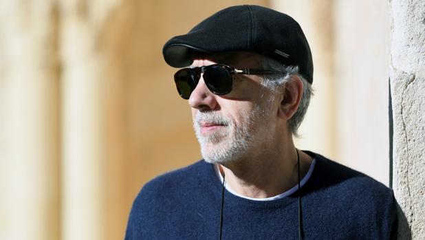 El director de cine Fernando Trueba momentos antes de participar en una mesa redonda dentro de la Muestra de Cine Europeo Ciudad de Segovia