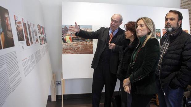 El gerente del Consorcio, Manuel Santolaya, la inspectora de Hacienda Carmen Alcalá, la alcaldesa Milagros Tolón y el concejal Javier Mateo