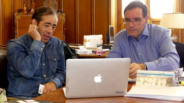 Pedro Cifuentes, con el presidente de la Diputación de Cuenca hace unos días