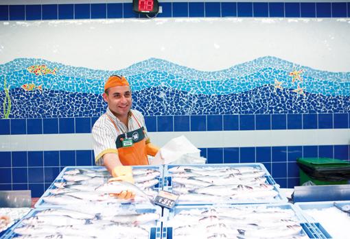 Imagen de los murales en la sección de pescadería