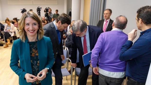 Alicia García y Carlos Fernández Carriedo, este pasado lunes en Valladolid junto a representantes de Cecale, UGT y CCOO