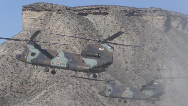 Dos helicópteros Chinook del Ejército de Tierra