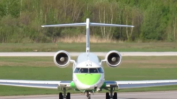 Un aparato de Binter Canarias en el Aeropuerto de Montreal, Canadá