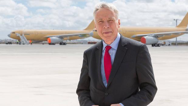 Lord Earl Howe, ante aviones militares MRTT A330 de Airbus en la fábrica de Getafe (Madrid) el miércoles