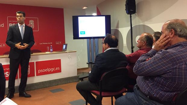Santiago Rull, consejero delegado de Disa Renovables, en un acto del PSOE en la capital grancanaria