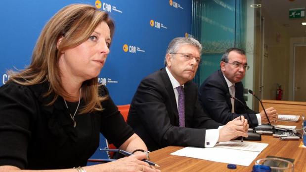 Crespo, López Abad y la última directora de la CAM, María Dolores Amorós