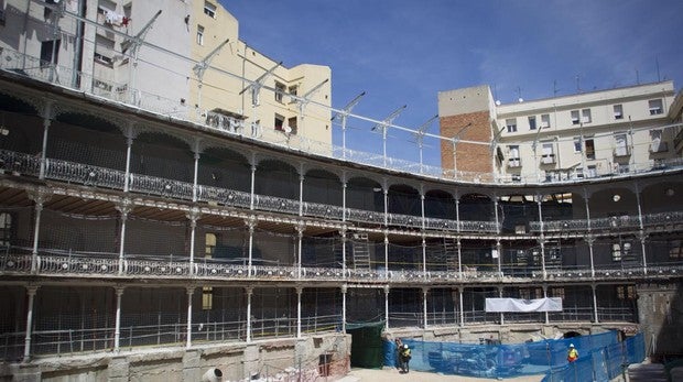 Obras en el frontón Beti-Jai