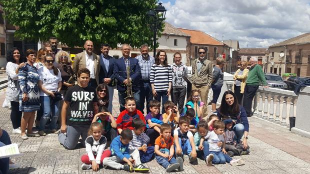 Los alumnos del colegio público realizaron la plantación