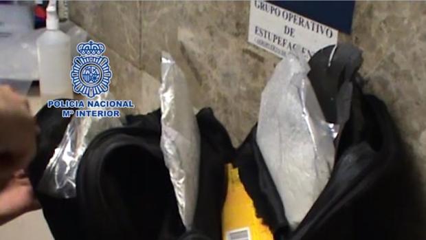Cocaía encontrada en una maleta en otra operación policial