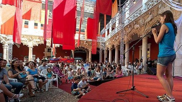 Una de los 1.425 narradores que participaron en el Maratón del año pasado en el Palacio del Infantado
