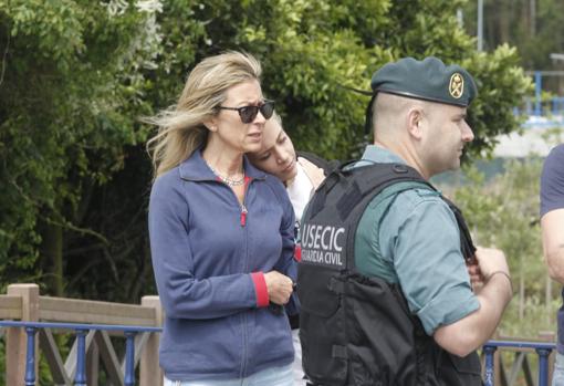 La madre y la hermana de Diana Quer con los agentes